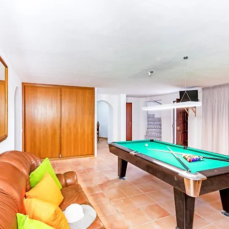 Вилла Morais - Refugio Em Familia Com Piscina Aquecivel E Bbq - Gale, Albufeira